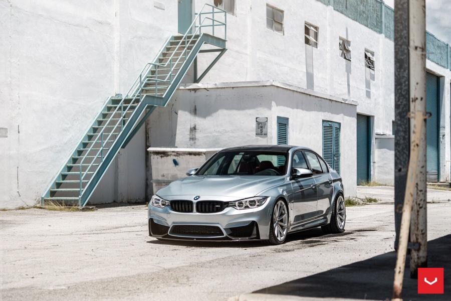  BMW M3 Sedan on Vossen Wheels (VFS10) 2017 года  (фото 2 из 17)